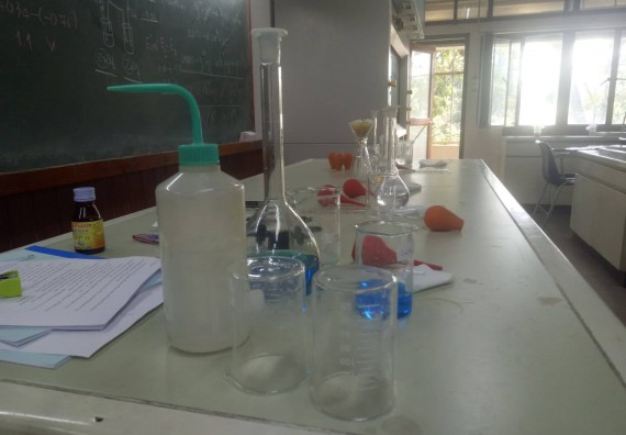 ภาพกิจกรรม โปรแกรมวิชาเคมี จัดกิจกรรมค่ายพัฒนาทักษะทางวิทยาศาสตร์ วิชาปฏิบัติการเคมี