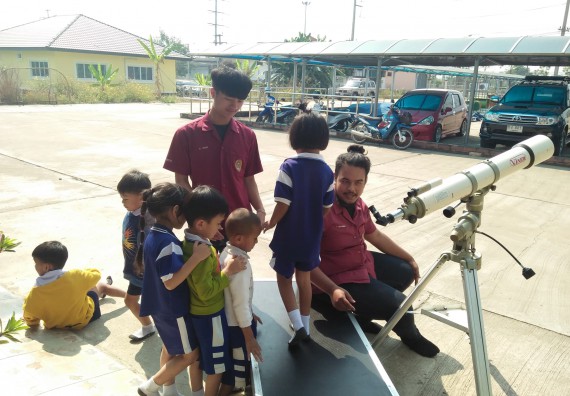 ภาพกิจกรรม โปรแกรมวิชาฟิสิกส์ จัดโครงการ Science for kids (ค่ายวิทยาศาสตร์สำหรับเด็ก)