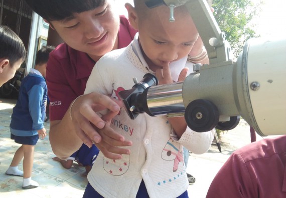ภาพกิจกรรม โปรแกรมวิชาฟิสิกส์ จัดโครงการ Science for kids (ค่ายวิทยาศาสตร์สำหรับเด็ก)