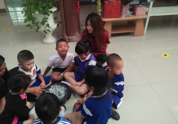 ภาพกิจกรรม โปรแกรมวิชาฟิสิกส์ จัดโครงการ Science for kids (ค่ายวิทยาศาสตร์สำหรับเด็ก)