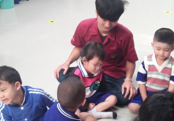 ภาพกิจกรรม โปรแกรมวิชาฟิสิกส์ จัดโครงการ Science for kids (ค่ายวิทยาศาสตร์สำหรับเด็ก)