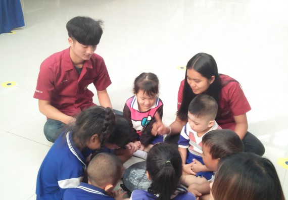 ภาพกิจกรรม โปรแกรมวิชาฟิสิกส์ จัดโครงการ Science for kids (ค่ายวิทยาศาสตร์สำหรับเด็ก)