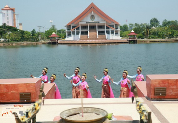 ภาพกิจกรรม คณะวิทยาศาสตร์และเทคโนโลยี เข้าร่วมสงกรานต์ราชภัฏ(SONGKRAN KPRU FESTIVAL) ประจำปี พ.ศ.2562