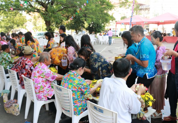 ภาพกิจกรรม คณะวิทยาศาสตร์และเทคโนโลยี เข้าร่วมสงกรานต์ราชภัฏ(SONGKRAN KPRU FESTIVAL) ประจำปี พ.ศ.2562