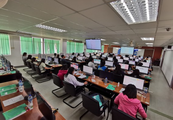 ภาพกิจกรรม คณะวิทยาศาสตร์และเทคโนโลยี จัดโครงการถ่ายทอดความรู้ด้านเทคโนโลยีสมัยใหม่สำหรับนักศึกษาระดับคณะเพื่อเตรียมความพร้อมก้าวสู่ศตวรรษที่ 21