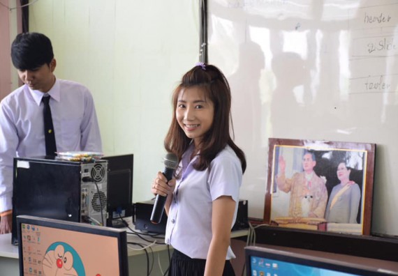 ภาพกิจกรรม โปรแกรมวิชาวิทยาการคอมพิวเตอร์ จัดอบรมเชิงปฏิบัติการ เรื่อง การนำข้อมูลหรือความรู้มาสรุปเป็นสารสนเทศในลักษณะของกราฟฟิกเพื่อการเรียนการสอน (Infographics)