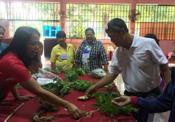 ภาพกิจกรรม ศูนย์บริการทางการแพทย์แผนไทยและการแพทย์ทางเลือก จัดกิจกรรมการดูแลสุขภาพด้วยการแพทย์ทางเลือก ครั้งที่ 3