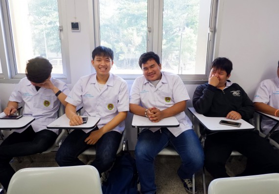 ภาพกิจกรรม โปรแกรมวิชาเคมี จัดอบรมเชิงปฏิบัติการความปลอดภัยในห้องปฏิบัติการทางเคมีสำหรับนักศึกษา ค.บ. เคมี