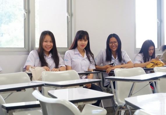 ภาพกิจกรรม โปรแกรมวิชาเคมี จัดอบรมเชิงปฏิบัติการความปลอดภัยในห้องปฏิบัติการทางเคมีสำหรับนักศึกษา ค.บ. เคมี