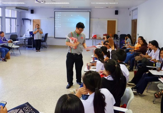 ภาพกิจกรรม โปรแกรมวิชาเคมี จัดอบรมเชิงปฏิบัติการความปลอดภัยในห้องปฏิบัติการทางเคมีสำหรับนักศึกษา ค.บ. เคมี