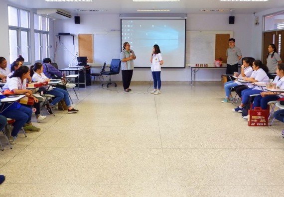 ภาพกิจกรรม โปรแกรมวิชาเคมี จัดอบรมเชิงปฏิบัติการความปลอดภัยในห้องปฏิบัติการทางเคมีสำหรับนักศึกษา ค.บ. เคมี