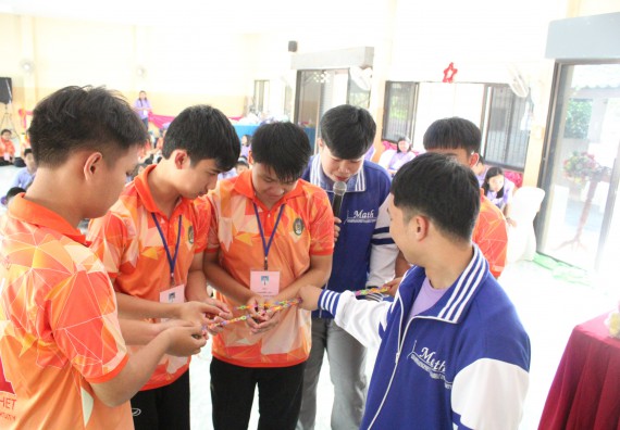 ภาพกิจกรรม โปรแกรมวิชาคณิตศาสตร์ จัดอบรมเชิงปฏิบัติการการส่งเสริมทักษะความสามารถทางด้านคณิตศาสตร์ครั้งที่ 1 และประชาสัมพันธ์หลักสูตร