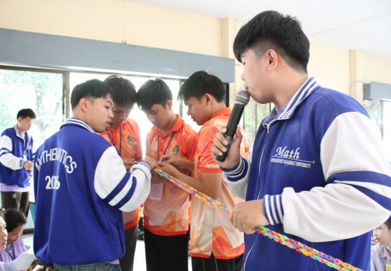 ภาพกิจกรรม โปรแกรมวิชาคณิตศาสตร์ จัดอบรมเชิงปฏิบัติการการส่งเสริมทักษะความสามารถทางด้านคณิตศาสตร์ครั้งที่ 1 และประชาสัมพันธ์หลักสูตร