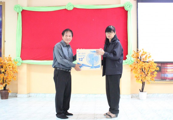 ภาพกิจกรรม โปรแกรมวิชาคณิตศาสตร์ จัดอบรมเชิงปฏิบัติการการส่งเสริมทักษะความสามารถทางด้านคณิตศาสตร์ครั้งที่ 1 และประชาสัมพันธ์หลักสูตร