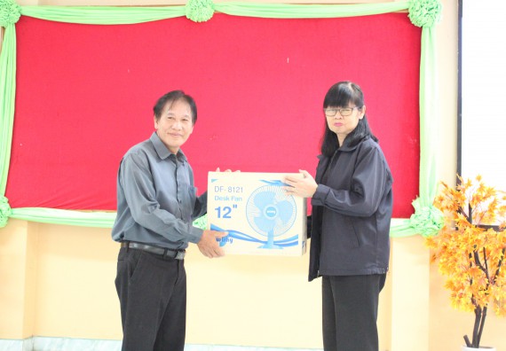 ภาพกิจกรรม โปรแกรมวิชาคณิตศาสตร์ จัดอบรมเชิงปฏิบัติการการส่งเสริมทักษะความสามารถทางด้านคณิตศาสตร์ครั้งที่ 1 และประชาสัมพันธ์หลักสูตร