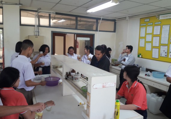 ภาพกิจกรรม โปรแกรมวิชาชีววิทยา	อบรมเชิงปฏิบัติการการเพาะเลี้ยงเนื้อเยื่อกล้วยไข่