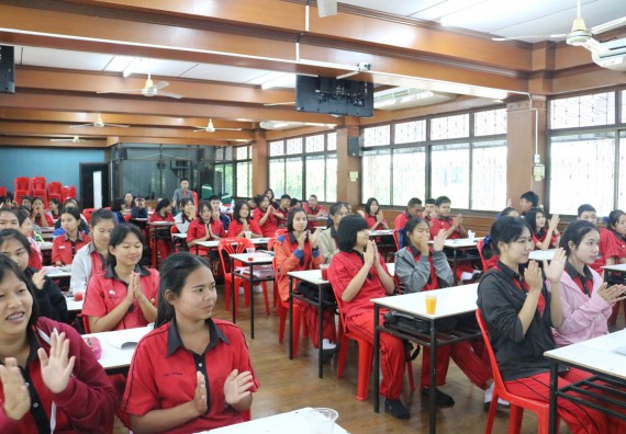 ภาพกิจกรรม โปรแกรมวิชาคณิตศาสตร์ จัดอบรมเชิงปฏิบัติการการส่งเสริมทักษะความสามารถทางด้านคณิตศาสตร์ครั้งที่ 2