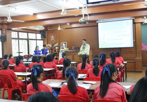 ภาพกิจกรรม โปรแกรมวิชาคณิตศาสตร์ จัดอบรมเชิงปฏิบัติการการส่งเสริมทักษะความสามารถทางด้านคณิตศาสตร์ครั้งที่ 2