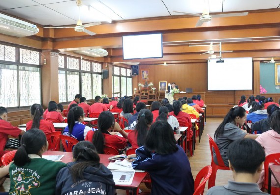 ภาพกิจกรรม โปรแกรมวิชาคณิตศาสตร์ จัดอบรมเชิงปฏิบัติการการส่งเสริมทักษะความสามารถทางด้านคณิตศาสตร์ครั้งที่ 2