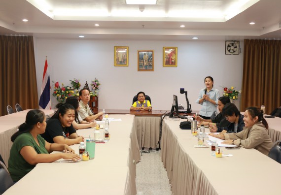 ภาพกิจกรรม แลกเปลี่ยนเรียนรู้เรื่องความสำเร็จในการลงพื้นที่เพื่อเก็บข้อมูลวิจัย
