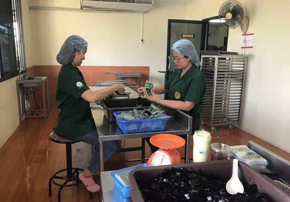 ภาพกิจกรรม โปรแกรมวิชาชีววิทยา	จัดโครงการพัฒนาบัณฑิตทางชีววิทยาที่ตอบสนองอุตสาหกรรมกับบริษัท ราชาพาณิชย์ ฟู๊ด จำกัด