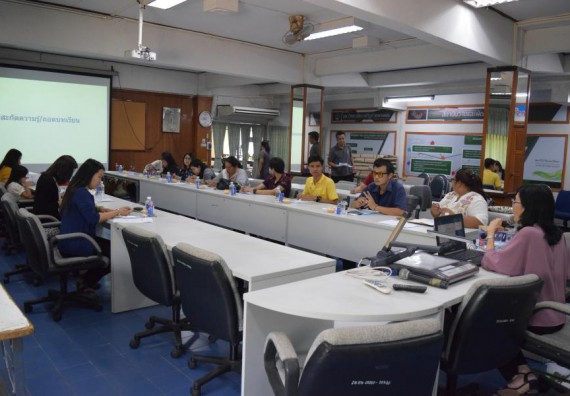 ภาพกิจกรรม คณะวิทยาศาสตร์และเทคโนโลยี เข้าร่วมการจัดการความรู้ เรื่อง การสกัดขุมความรู้และแก่นความรู้ให้กับบุคลากรของมหาวิทยาลัย