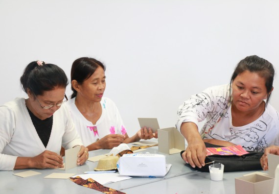 ภาพกิจกรรม  คณะวิทยาศาสตร์และเทคโนโลยี จัดกิจกรรมศึกษาดูงานและอบรมเชิงปฏิบัติการ เรื่อง การทำกระดาษจากต้นกล้วย