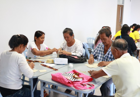 ภาพกิจกรรม  คณะวิทยาศาสตร์และเทคโนโลยี จัดกิจกรรมศึกษาดูงานและอบรมเชิงปฏิบัติการ เรื่อง การทำกระดาษจากต้นกล้วย