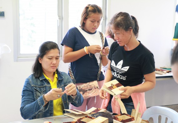 ภาพกิจกรรม  คณะวิทยาศาสตร์และเทคโนโลยี จัดกิจกรรมศึกษาดูงานและอบรมเชิงปฏิบัติการ เรื่อง การทำกระดาษจากต้นกล้วย