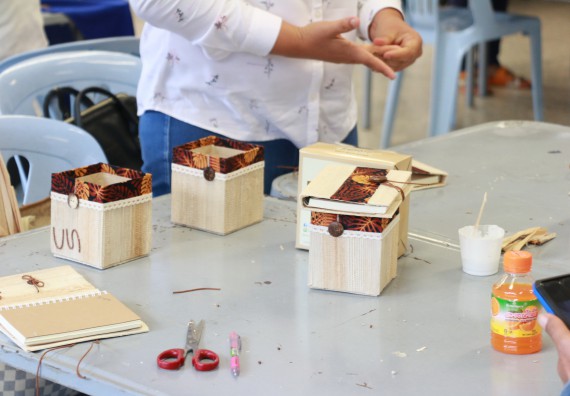 ภาพกิจกรรม  คณะวิทยาศาสตร์และเทคโนโลยี จัดกิจกรรมศึกษาดูงานและอบรมเชิงปฏิบัติการ เรื่อง การทำกระดาษจากต้นกล้วย