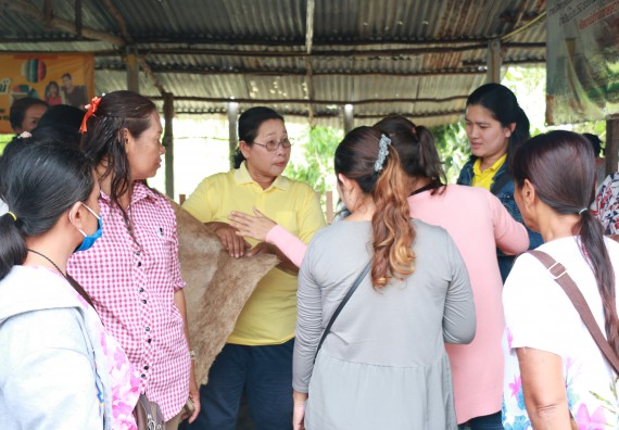 ภาพกิจกรรม  คณะวิทยาศาสตร์และเทคโนโลยี จัดกิจกรรมศึกษาดูงานและอบรมเชิงปฏิบัติการ เรื่อง การทำกระดาษจากต้นกล้วย