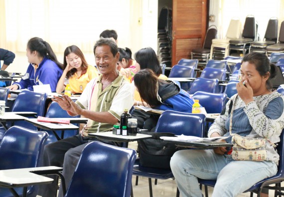 ภาพกิจกรรม คณะวิทยาศาสตร์และเทคโนโลยี จัดอบรมเชิงปฏิบัติการ เรื่อง การถ่ายทอดองค์ความรู้และนวัตกรรมที่ใช้ประโยชน์และแก้ปัญหาแก่ชุมชน