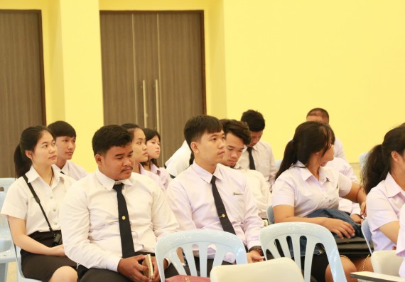 ภาพกิจกรรม โปรแกรมวิชาเคมี จัดกิจกรรมเตรียมความพร้อมเข้าศึกษาครูเคมี (วท.บ.)