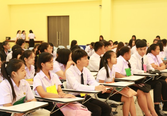 ภาพกิจกรรม โปรแกรมวิชาเคมี จัดกิจกรรมเตรียมความพร้อมเข้าศึกษาครูเคมี (วท.บ.)