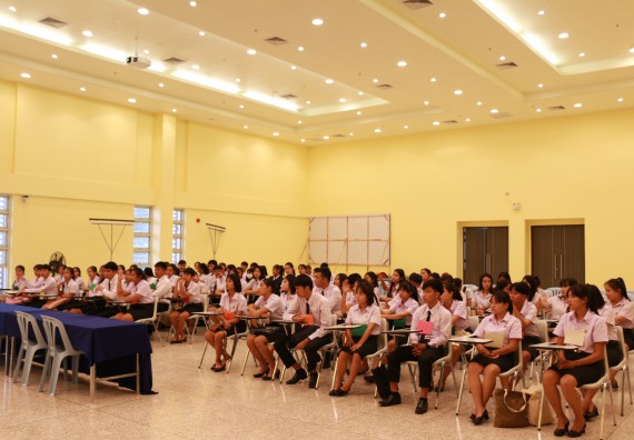 ภาพกิจกรรม โปรแกรมวิชาเคมี จัดกิจกรรมเตรียมความพร้อมเข้าศึกษาครูเคมี (วท.บ.)