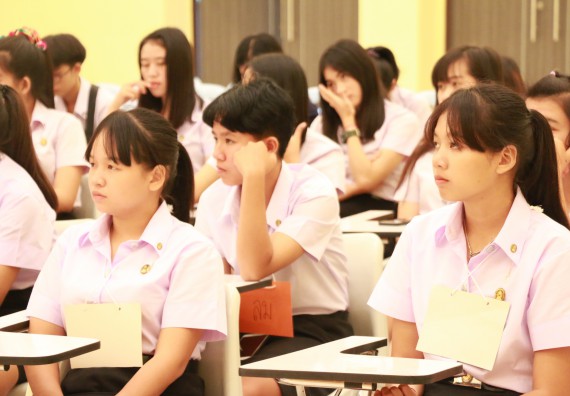 ภาพกิจกรรม โปรแกรมวิชาเคมี จัดกิจกรรมเตรียมความพร้อมเข้าศึกษาครูเคมี (วท.บ.)