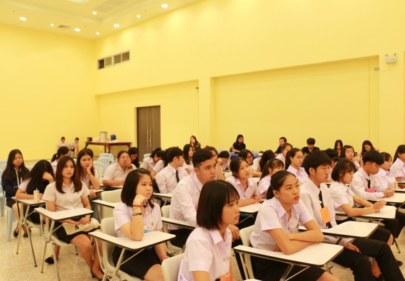 ภาพกิจกรรม โปรแกรมวิชาเคมี จัดกิจกรรมเตรียมความพร้อมเข้าศึกษาครูเคมี (วท.บ.)