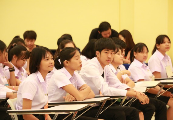 ภาพกิจกรรม โปรแกรมวิชาเคมี จัดกิจกรรมเตรียมความพร้อมเข้าศึกษาครูเคมี (วท.บ.)