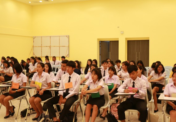 ภาพกิจกรรม โปรแกรมวิชาเคมี จัดกิจกรรมเตรียมความพร้อมเข้าศึกษาครูเคมี (วท.บ.)