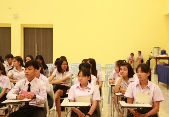 ภาพกิจกรรม โปรแกรมวิชาเคมี จัดกิจกรรมเตรียมความพร้อมเข้าศึกษาครูเคมี (วท.บ.)