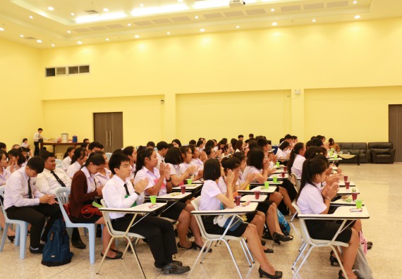 ภาพกิจกรรม โปรแกรมวิชาเคมี จัดกิจกรรมเตรียมความพร้อมเข้าศึกษาครูเคมี (วท.บ.)