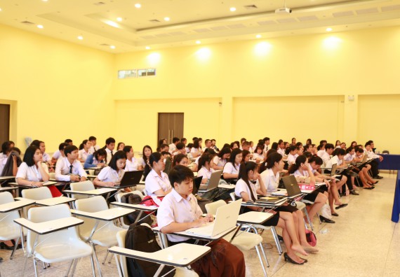 ภาพกิจกรรม โปรแกรมวิชาเคมี จัดกิจกรรมพัฒนาวิชาการคุณลักษณะบัณฑิตที่พึงประสงค์ สาขาเคมี