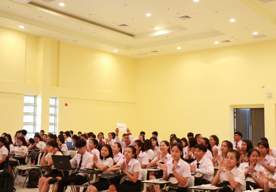 ภาพกิจกรรม โปรแกรมวิชาเคมี จัดกิจกรรมพัฒนาวิชาการคุณลักษณะบัณฑิตที่พึงประสงค์ สาขาเคมี