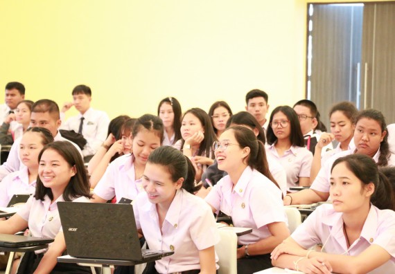 ภาพกิจกรรม โปรแกรมวิชาเคมี จัดกิจกรรมพัฒนาวิชาการคุณลักษณะบัณฑิตที่พึงประสงค์ สาขาเคมี