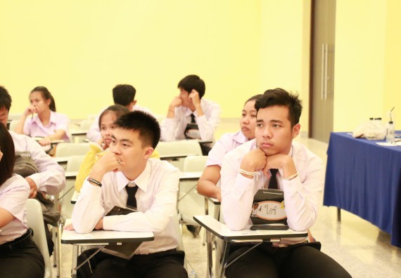 ภาพกิจกรรม โปรแกรมวิชาเคมี จัดกิจกรรมพัฒนาวิชาการคุณลักษณะบัณฑิตที่พึงประสงค์ สาขาเคมี