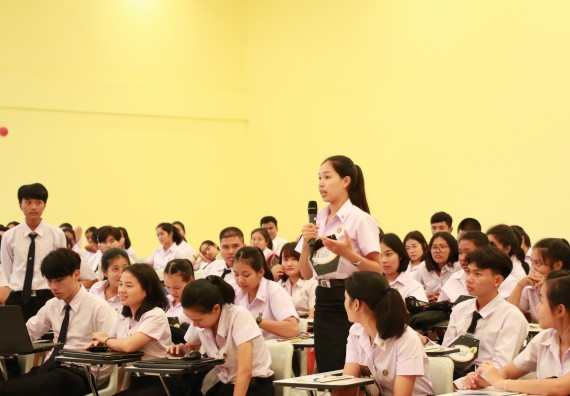 ภาพกิจกรรม โปรแกรมวิชาเคมี จัดกิจกรรมพัฒนาวิชาการคุณลักษณะบัณฑิตที่พึงประสงค์ สาขาเคมี