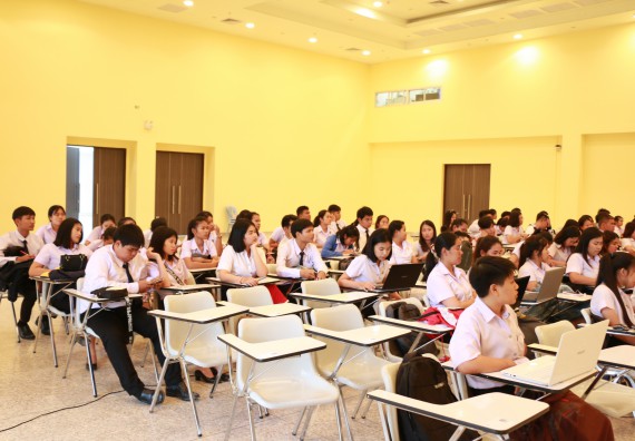 ภาพกิจกรรม โปรแกรมวิชาเคมี จัดกิจกรรมพัฒนาวิชาการคุณลักษณะบัณฑิตที่พึงประสงค์ สาขาเคมี