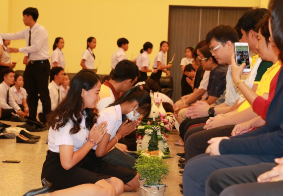 ภาพกิจกรรม สโมสรนักศึกษาคณะวิทยาศาสตร์และเทคโนโลยี จัดกิจกรรมไหว้ครู คณะวิทยาศาสตร์และเทคโนโลยี ประจำปี 2562