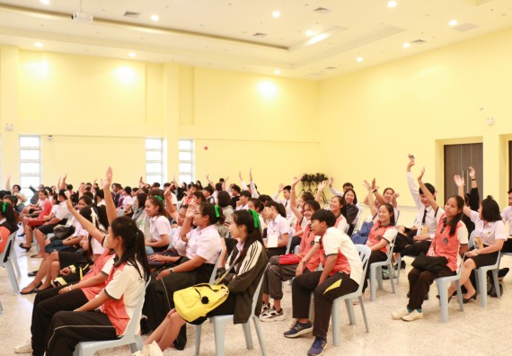 ภาพกิจกรรม สโมสรนักศึกษาคณะวิทยาศาสตร์และเทคโนโลยี จัดกิจกรรมรักแรกผูกจิตนักศึกษาวิทยาศาสตร์และเทคโนโลยี