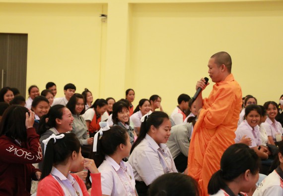 ภาพกิจกรรม สโมสรนักศึกษาคณะวิทยาศาสตร์และเทคโนโลยี จัดกิจกรรมรักแรกผูกจิตนักศึกษาวิทยาศาสตร์และเทคโนโลยี
